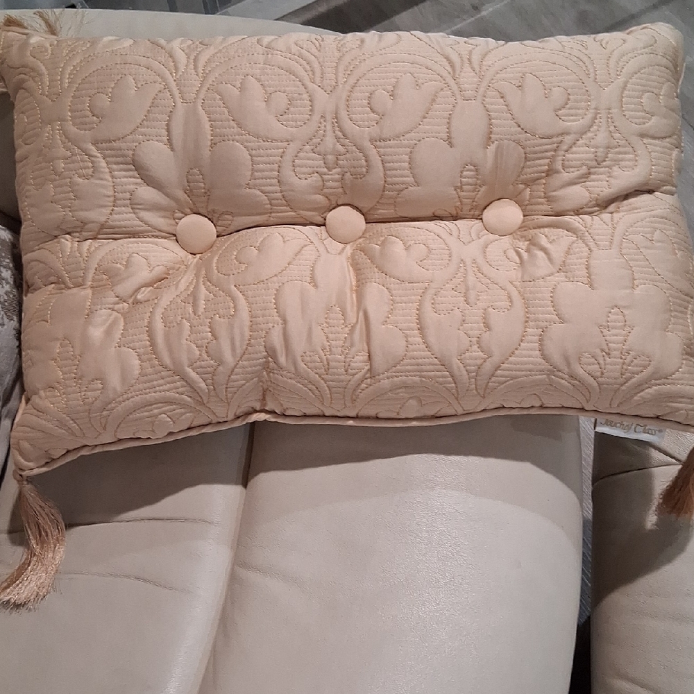 Elegant Cream Pillow with Tassels